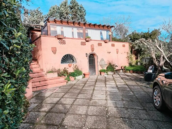 Casa bilocale in vendita in Rosignano Marittimo