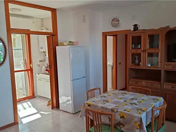 Appartamento con 5 locali in affitto in Francavilla Al Mare