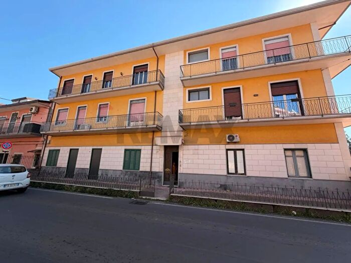 Appartamento quadrilocale in vendita in Via Umberto, San Pietro Clarenza