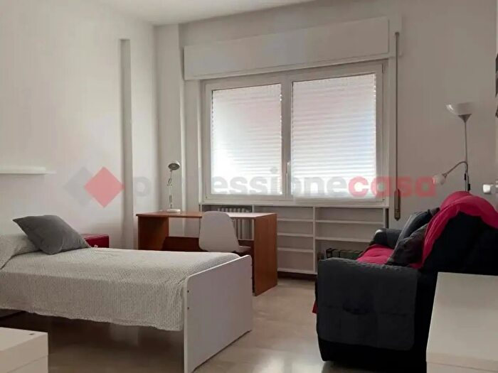 Appartamento bilocale in affitto in Via Minucio Felice, Roma