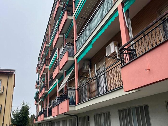 Appartamento con 5 locali in affitto in Via Giuseppe Berruti, Centro, Chivasso