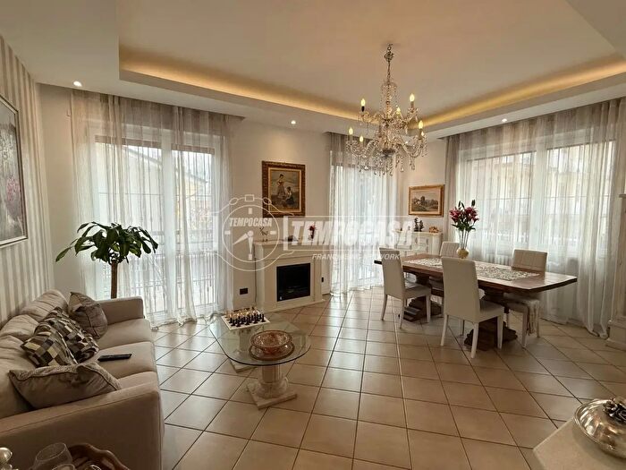 Appartamento quadrilocale in vendita in Via Monte Bianco, Rivoli