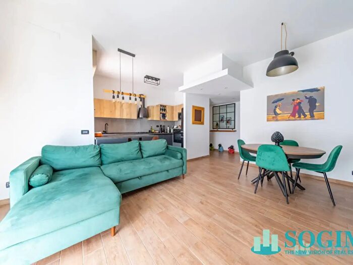 Appartamento trilocale in vendita in Via Luigi Zucca, Rho
