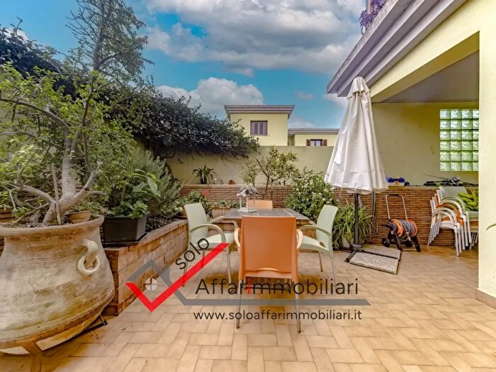 Casa con 7 locali in vendita in Via Fausto Noce, Olbia