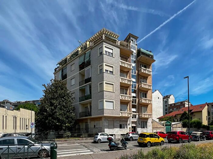 Appartamento bilocale in vendita in Via Lussimpiccolo, Torino