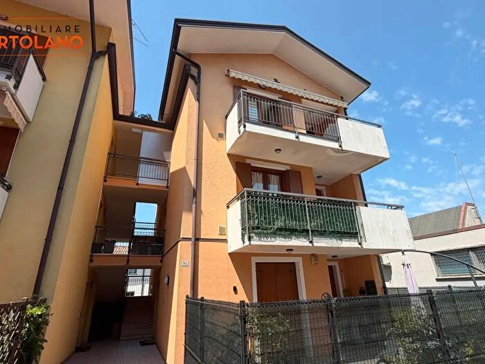 Appartamento trilocale in vendita in Via dell'Infanzia Staranzano, Staranzano