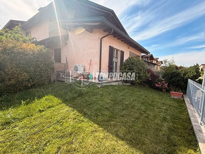 Appartamento bilocale in vendita in Via Carlo Manzella, Castel San Giovanni
