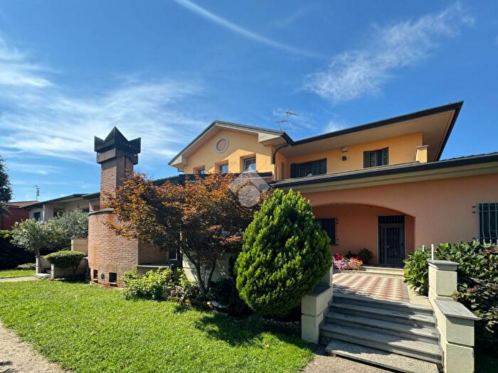 Appartamento trilocale in vendita in Via delle Cascate, Cassano DAdda