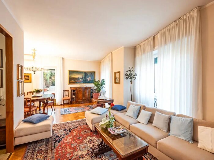Appartamento quadrilocale in vendita in Via Giovanni Battista Fauchè, Milano