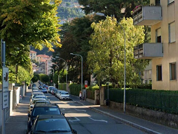 Appartamento con 6 locali in affitto in Valduce Crispi, Como