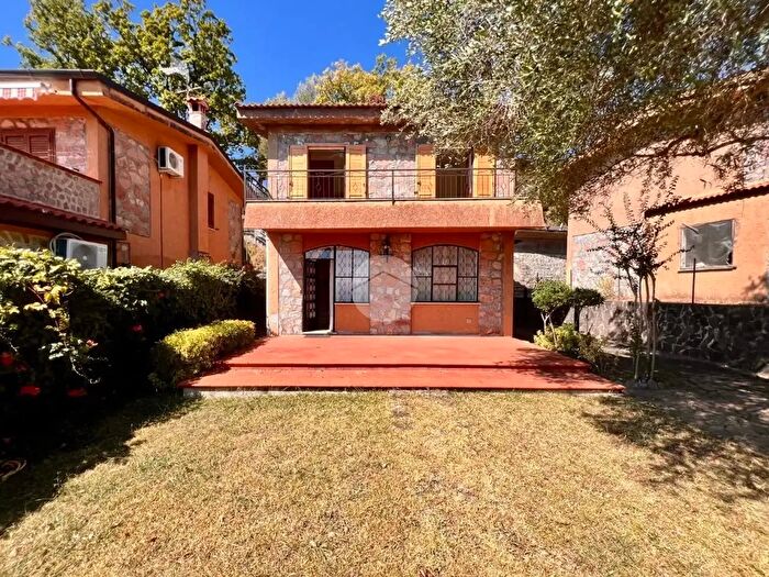 Casa con 6 locali in vendita in Località Soranna, Santa Marina