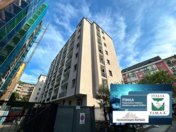 Appartamento trilocale in vendita in Via Alfonso Capecelatro Milano, Milano