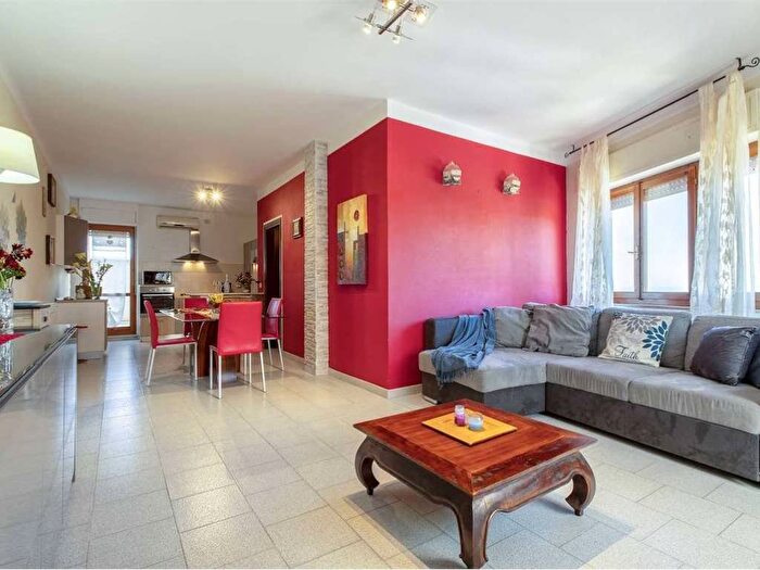 Appartamento con 5 locali in affitto in via camboni, Li Punti Viziliu, Sassari