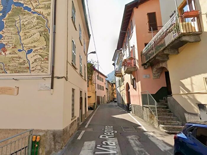 Appartamento trilocale in affitto in Via Castello, Brienno