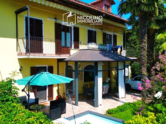 Casa con 6 locali in vendita in Borgata Brandini, La Morra