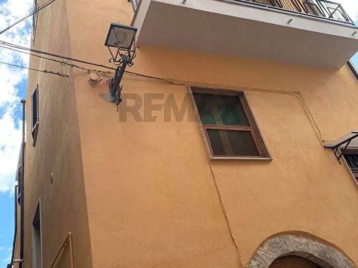 Casa con 7 locali in vendita in Via Torretta, Fara San Martino