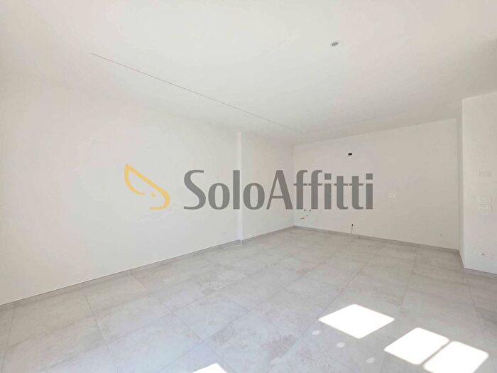 Appartamento trilocale in affitto in Centro, Grezzana