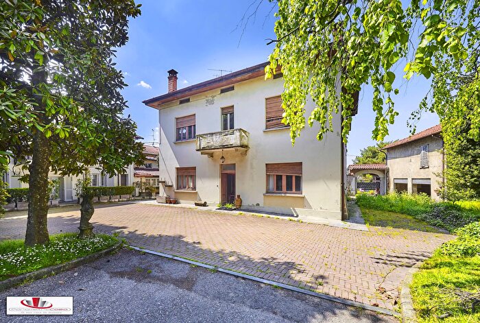 Casa con 15 locali in vendita in Via Frangi, Villa Guardia