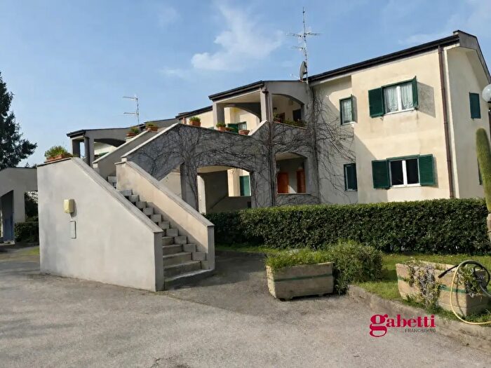 Appartamento trilocale in vendita in Via Pietrarse B, Pozzuoli