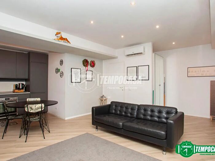 Appartamento trilocale in vendita in Viale Papiniano, Milano