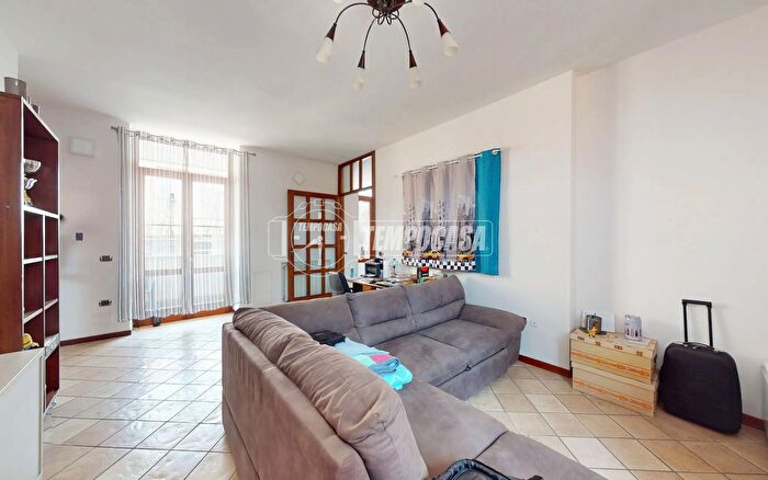 Casa con 10 locali in vendita in Via Pietro Rosano, Aversa