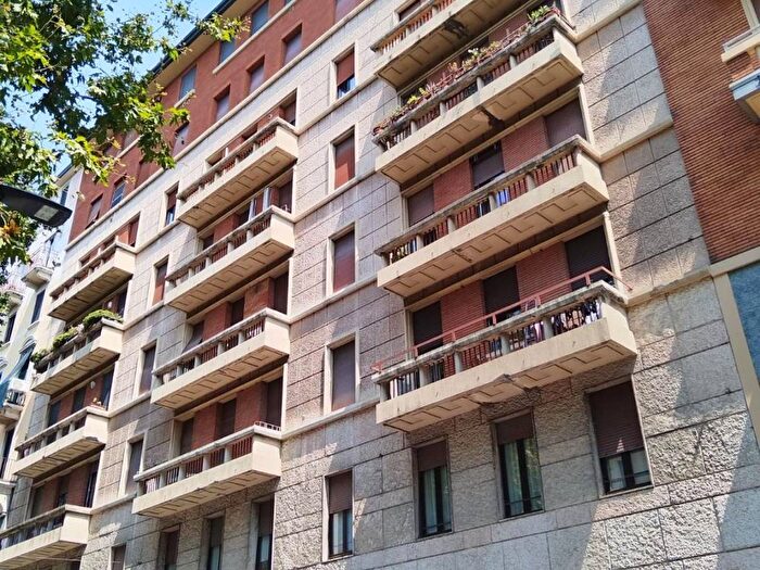 Appartamento trilocale in affitto in Corso Lodi, Corvetto, Milano