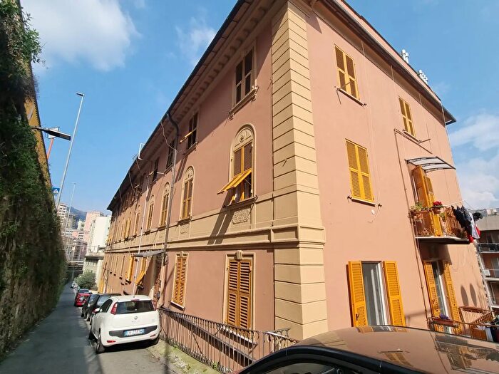 Appartamento con 5 locali in vendita in Salita Giovanni Meloni, Genova