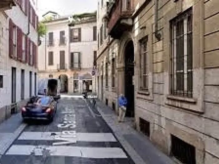 Appartamento quadrilocale in affitto in Via Santa Marta, Milano