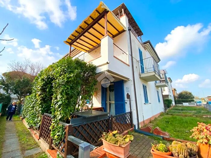 Appartamento trilocale in vendita in Viale Marco Lombardo, Ravenna