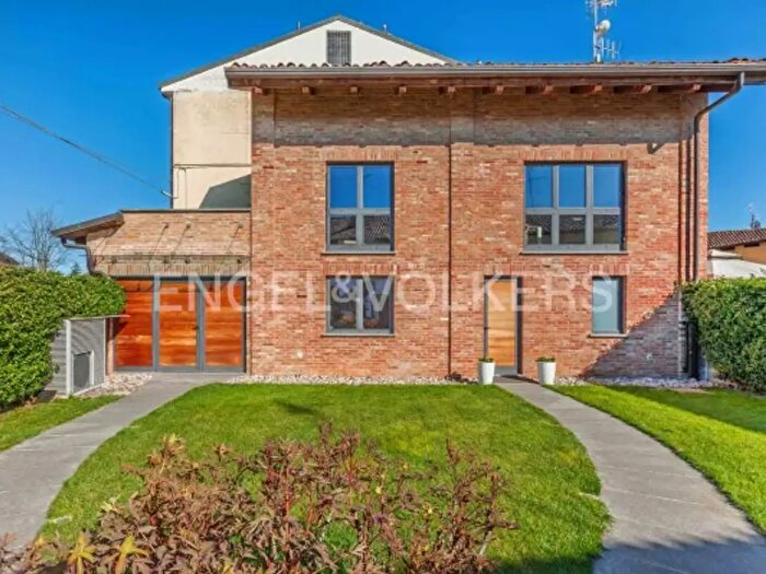 Casa trilocale in vendita in Via del Teatro, Bra