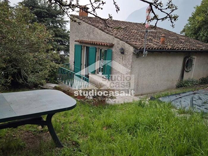 Appartamento bilocale in affitto in Centro, Riva di Solto