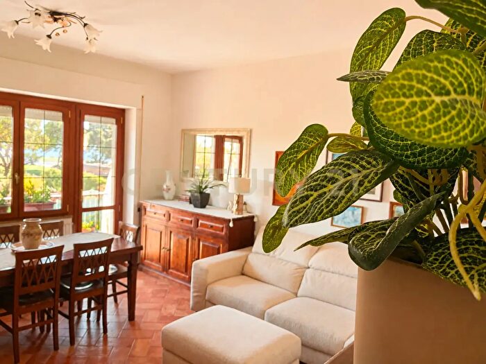 Appartamento con 5 locali in vendita in Viale Caravaggio, Orbetello