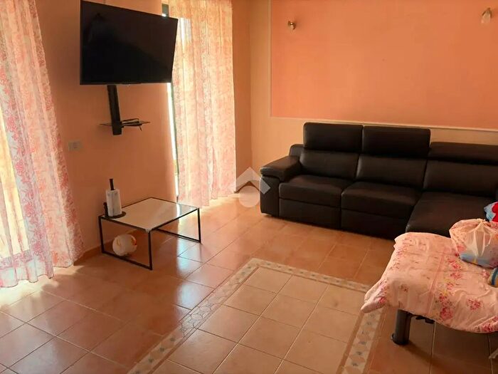 Casa con 11 locali in vendita in Via Mulini, Cervaro