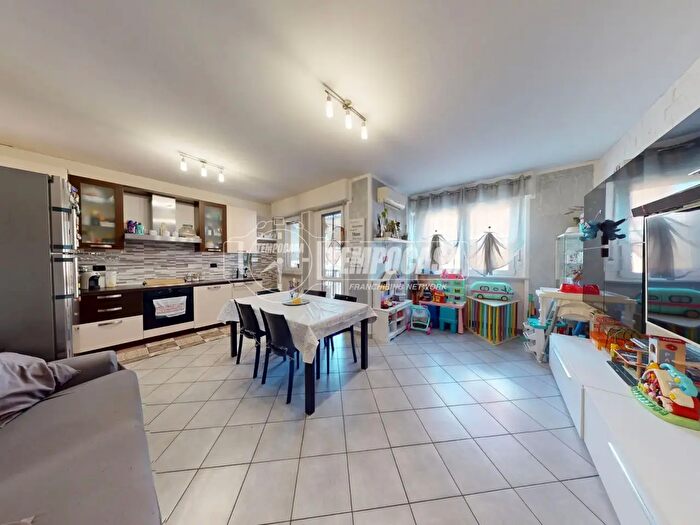 Appartamento trilocale in vendita in Via San Giovanni, Volpiano