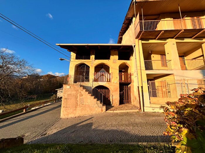 Casa quadrilocale in vendita in Via Gaeta, Val di Chy