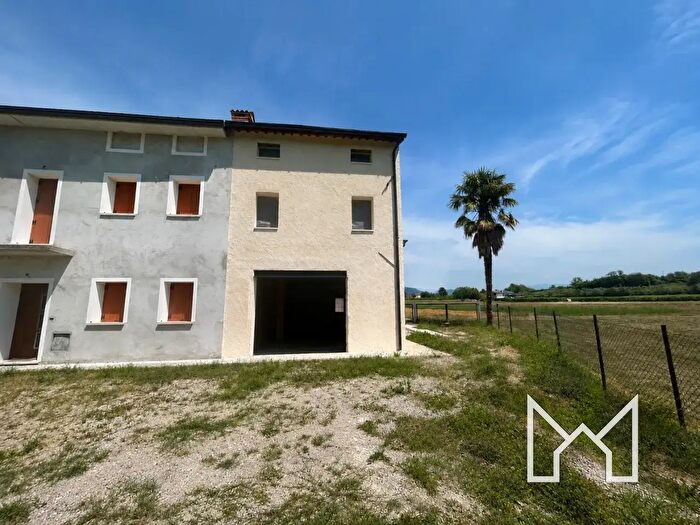 Casa trilocale in vendita in Fonte
