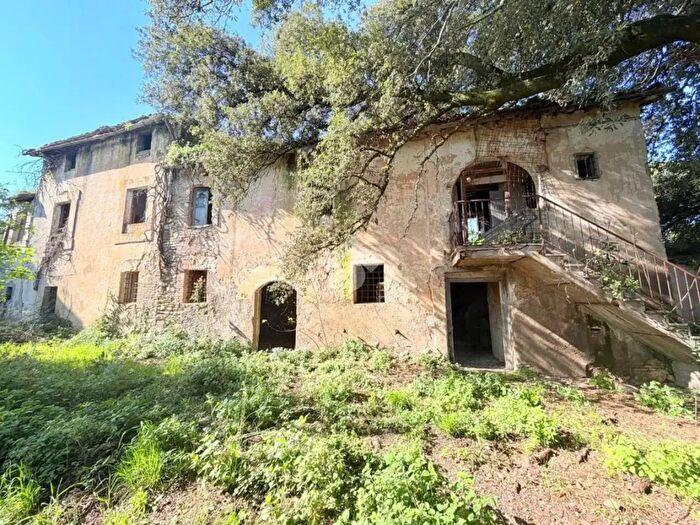 Casa con 12 locali in vendita in Viale Giuseppe Verdi, Cantalupo In Sabina