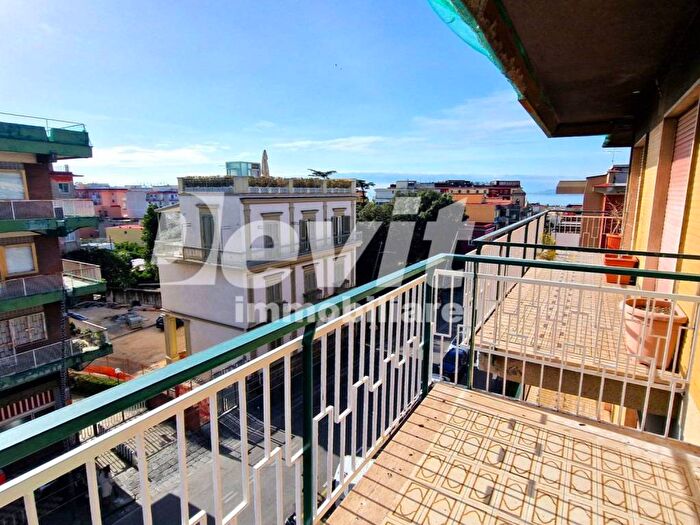 Appartamento con 5 locali in affitto in Via Armando Diaz, Portici