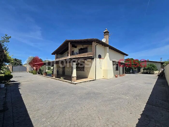 Casa con 5 locali in vendita in Via Albucceto, Anguillara Sabazia