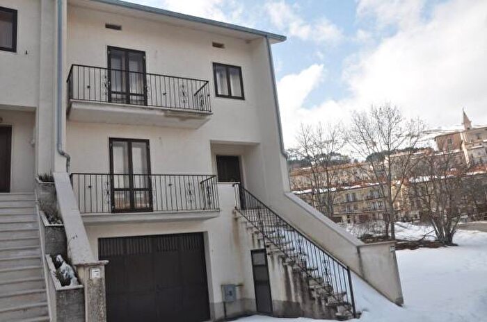 Casa con 5 locali in vendita in Via Vittoria Colonna, Pescocostanzo