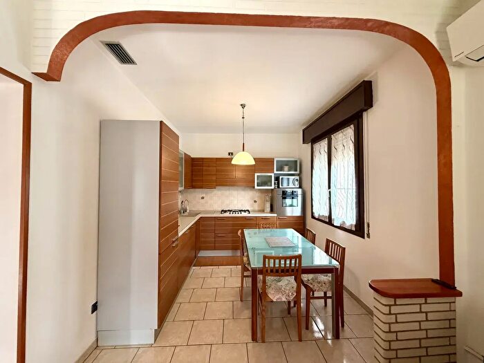 Casa quadrilocale in vendita in Via Frattini Legnago, Legnago