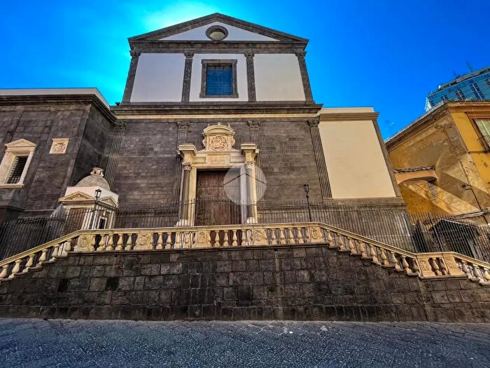 Appartamento monolocale in affitto in Largo Santa Maria La Nova, Napoli