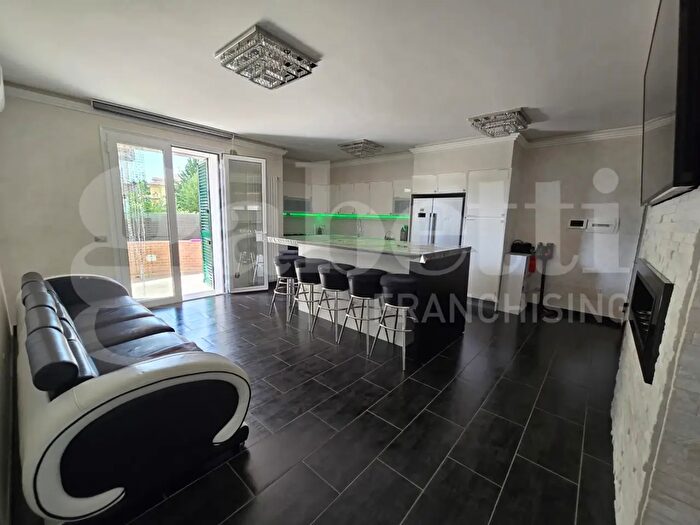 Appartamento trilocale in vendita in Via Terracini, Mosciano Sant'Angelo