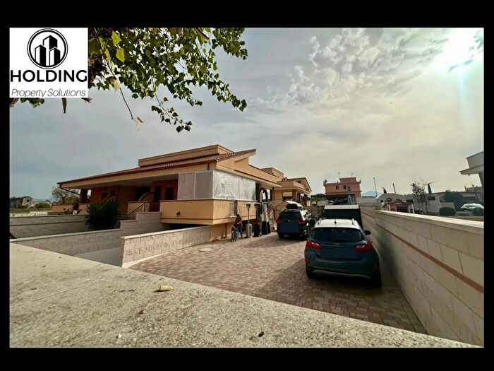 Casa con 6 locali in vendita in Via Francesco Buitoni, Roma