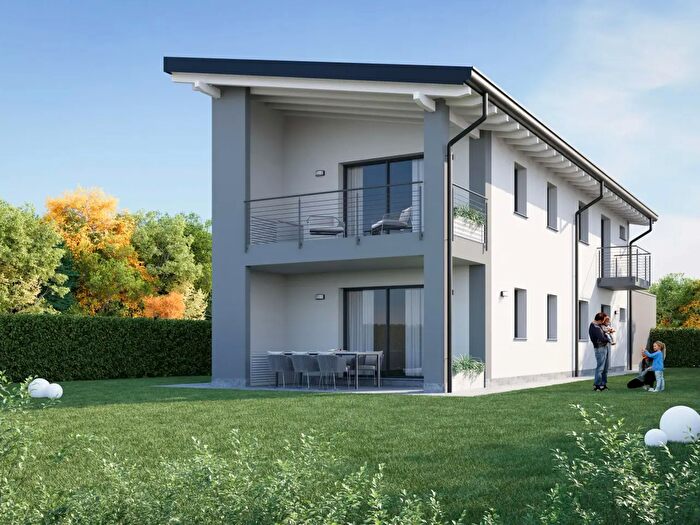 Appartamento trilocale in vendita in Via Tonale, Cantu