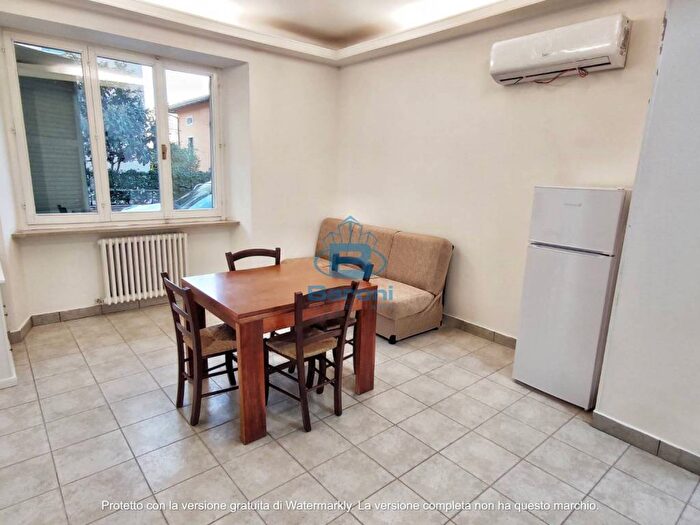 Appartamento trilocale in affitto in Via Marche, Centro, Macerata