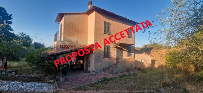 Casa con 6 locali in vendita in Casciana Terme Lari