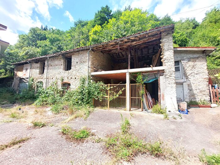 Casa con 5 locali in vendita in Frazione Isola Perosa, Ormea