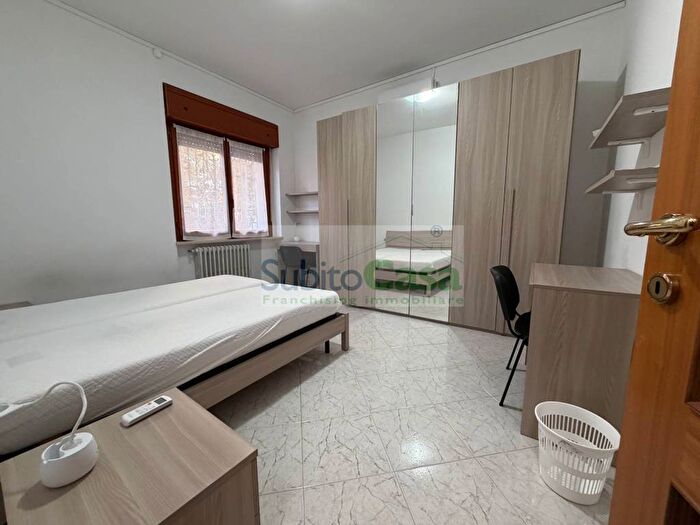 Appartamento trilocale in affitto in Via Luca Da Penne, Chieti Scalo, Chieti