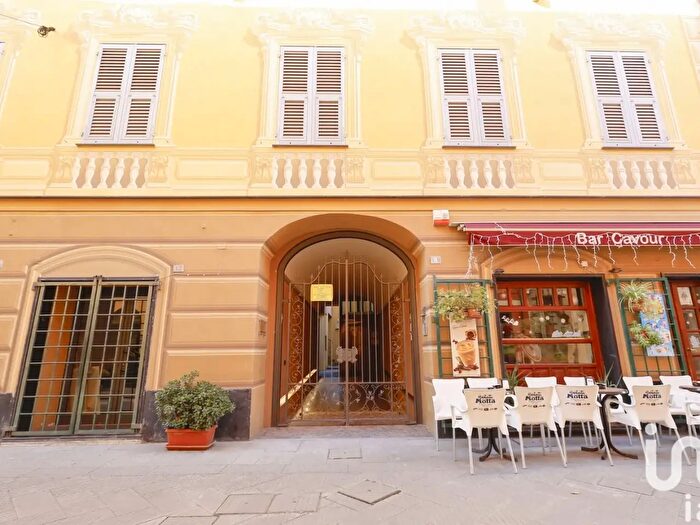 Appartamento trilocale in vendita in Via Cavour, Borghetto Santo Spirito